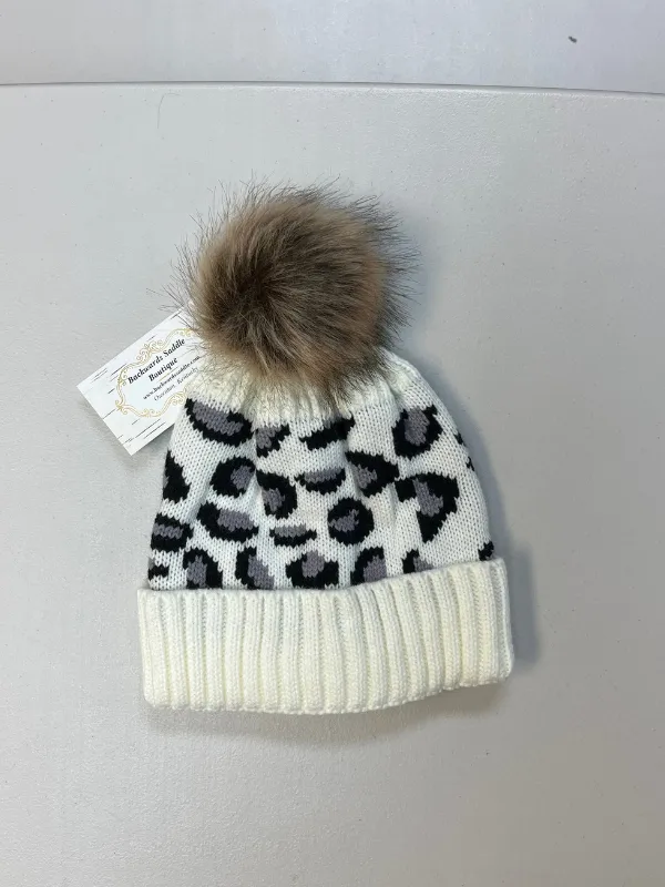 Leopard beanie with pom