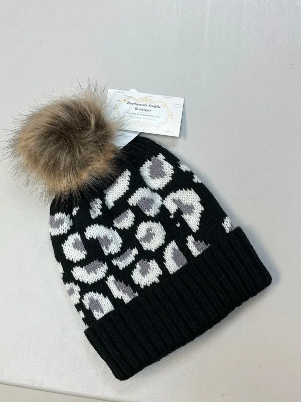 Leopard beanie with pom