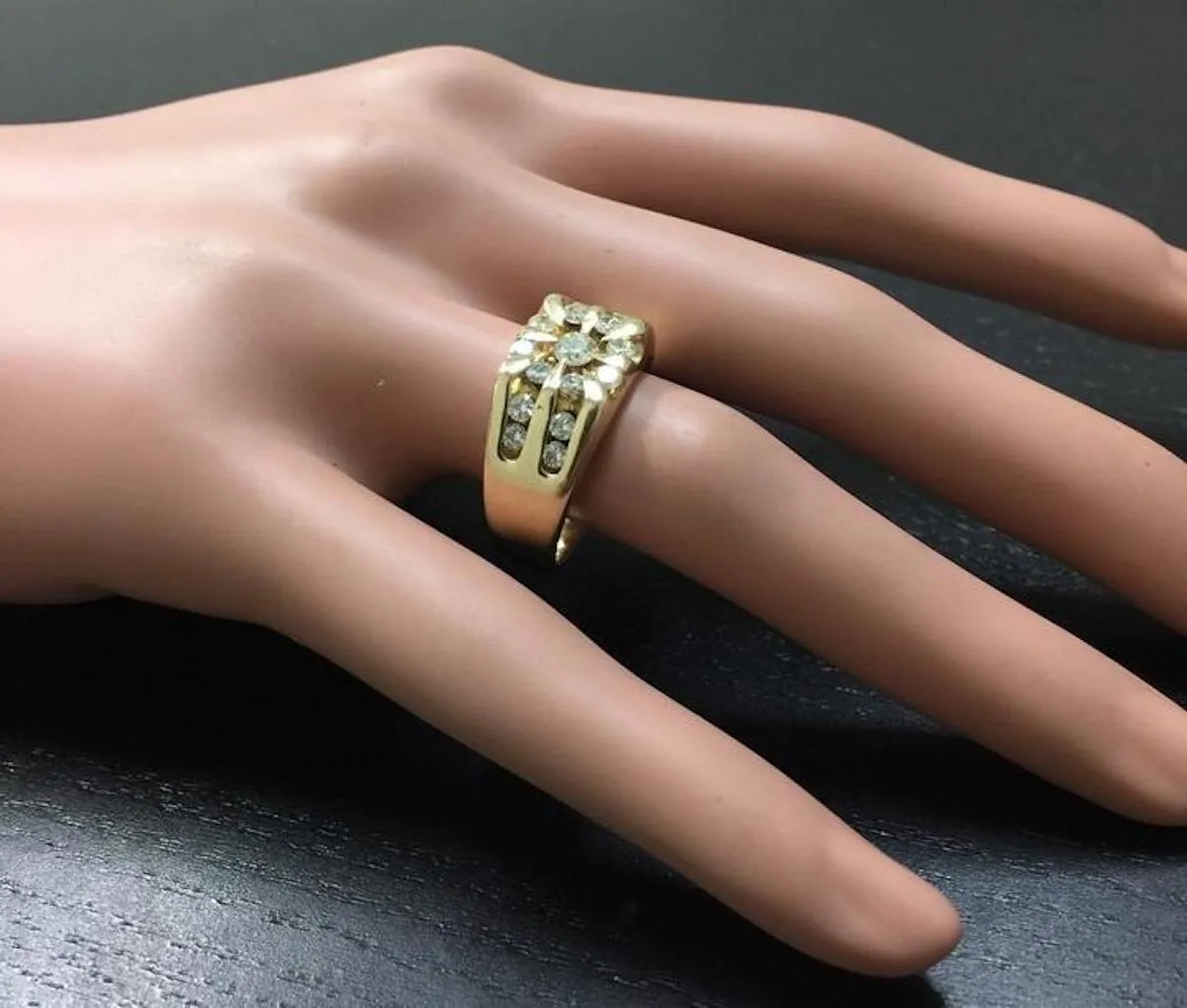 Splendid 1.00 Carats Natural VS2 Diamond 14K Solid Yellow Gold Ring