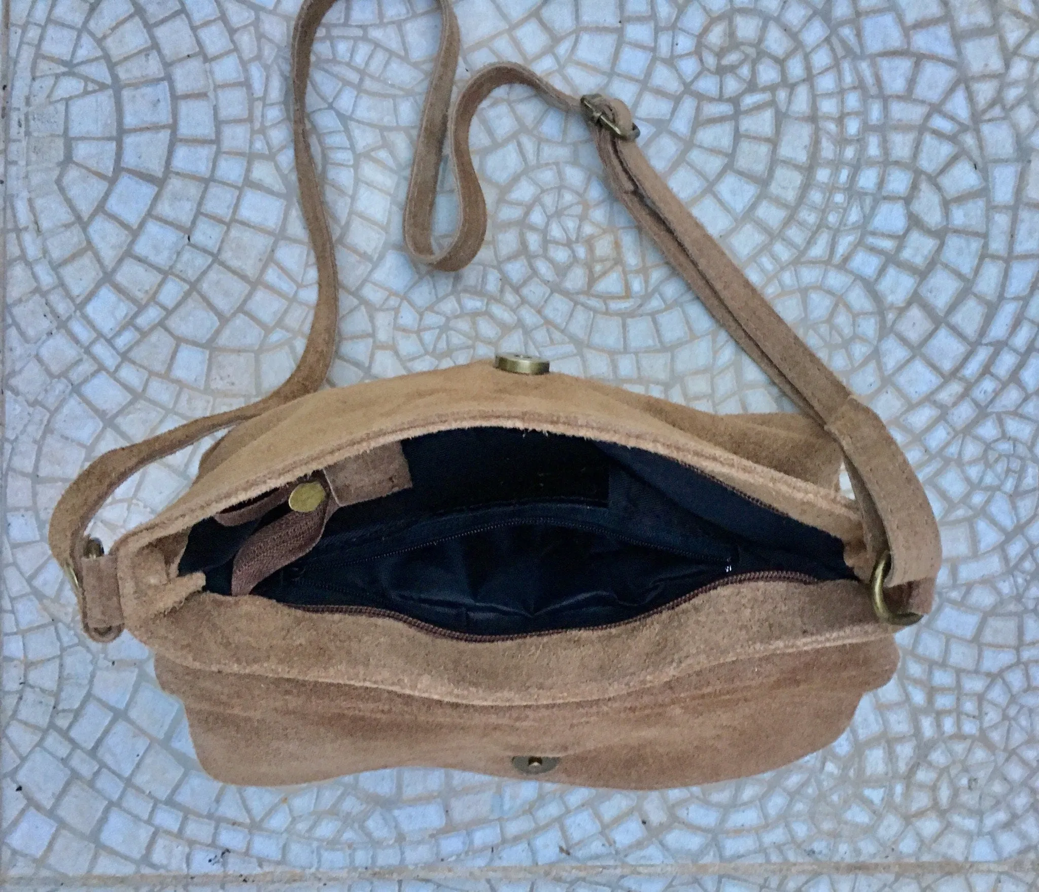Suede leather bag in BLACK. Crossbody bag in GENUINE  leather. Small leather bag with adjustable strap and zipper. BLACK Leather enveloppe