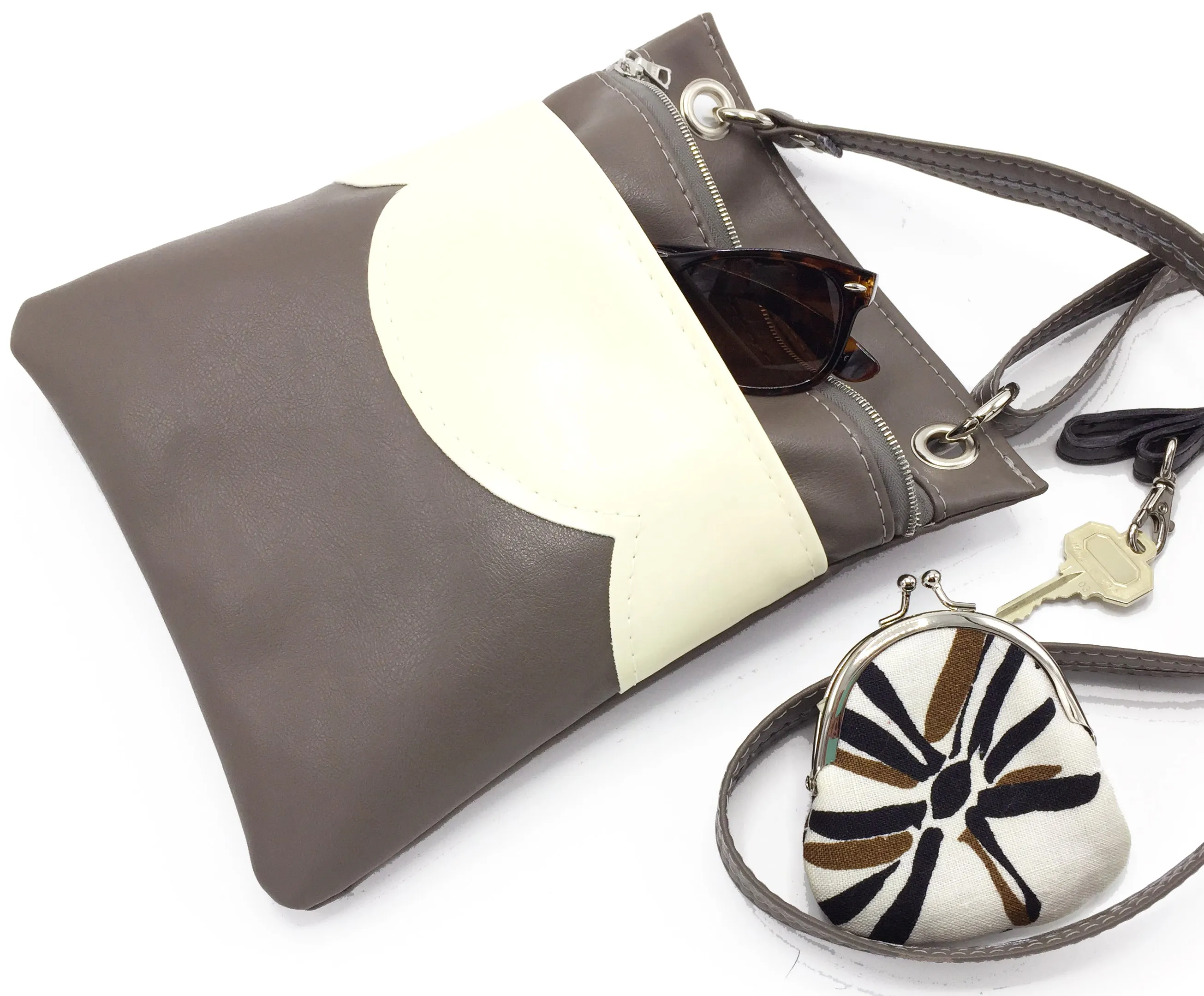 The Cloud Cross Body Travel Bag - Grey   Cream